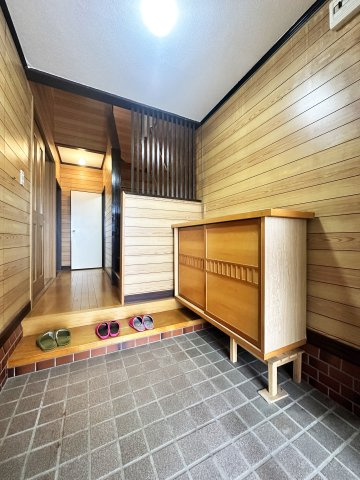 徳島市庄町５丁目の一戸建ての玄関|シンプルで使いやすい玄関です