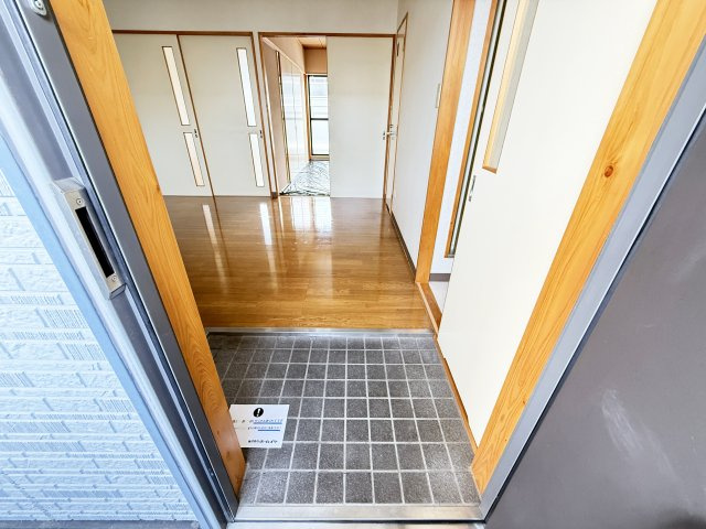 プレミール高そねの玄関
