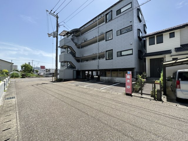 プレミール高そねの外観