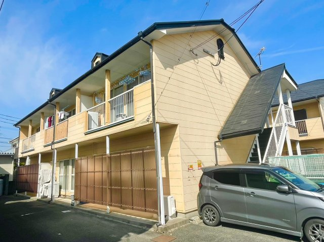 ファミリーハイツ津福の駐車場