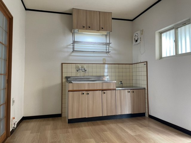 ファミリーハイツ津福の居間・リビング