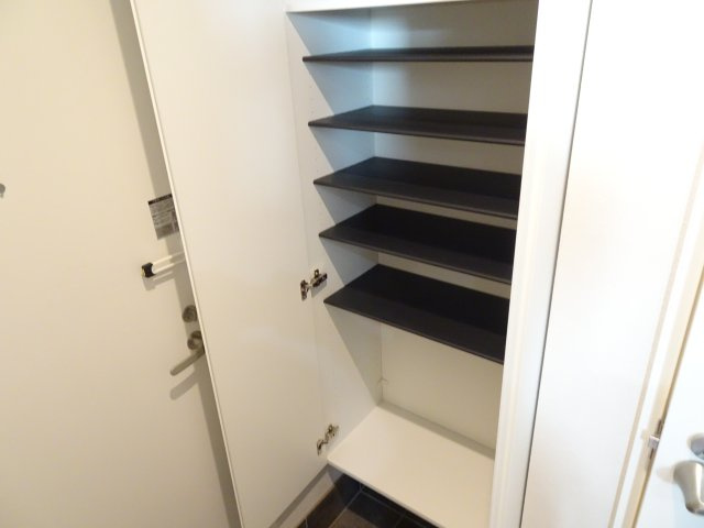 INTEGRAL ARAOの玄関