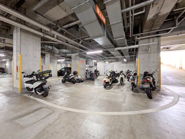 ウエルタワー深川の駐車場