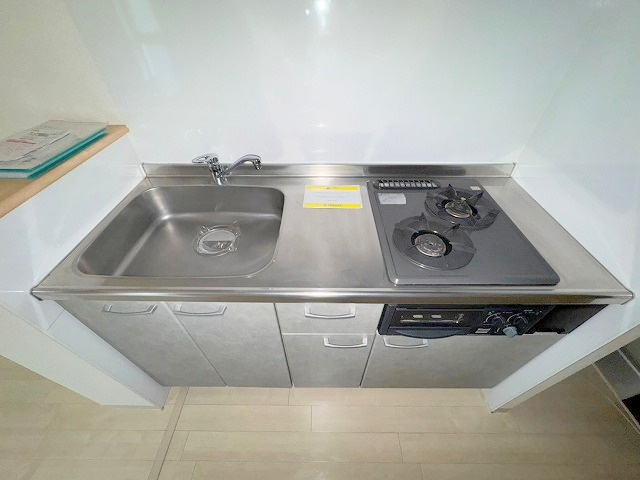 ルクレ新大阪レジデンスのキッチン