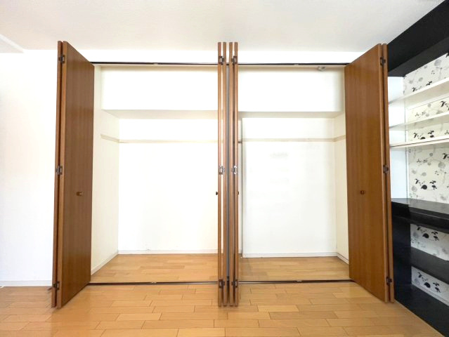 宮の森ロジュマンの収納|収納（洋室約15.7帖）