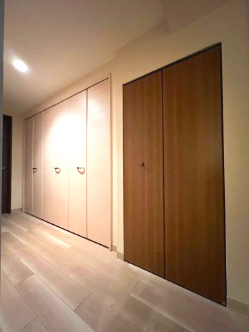 宮の森ロジュマンの収納|廊下にも収納があります♪