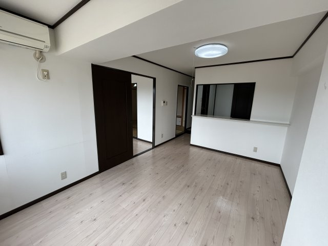 【居間・リビング】の画像