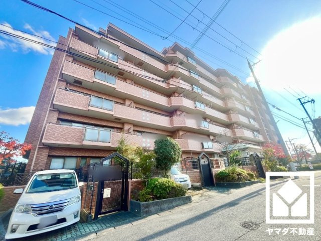 パデシオン宇治伊勢田1番館の外観