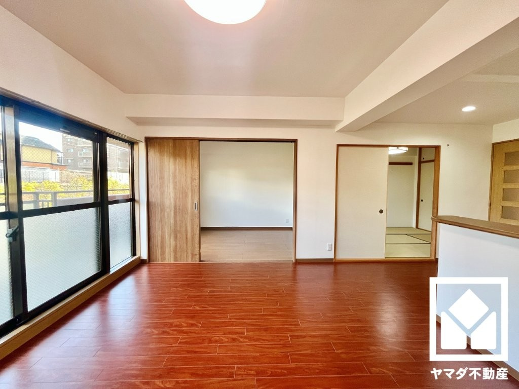 パデシオン宇治伊勢田1番館の居間・リビング