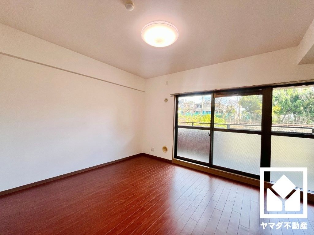 パデシオン宇治伊勢田1番館の居間・リビング