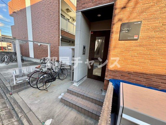 リブリ・千成のエントランス