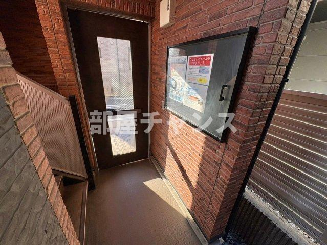 パインテール千成のロビー