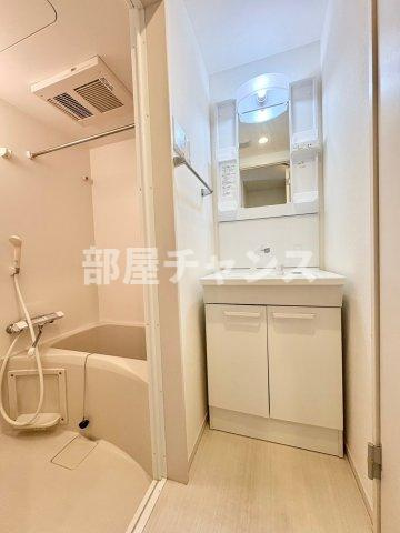 パインテール千成の独立洗面台