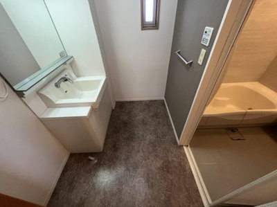 【洗面所】 | ロアーブル参番館 | 忙しい朝には欠かせない洗面所です