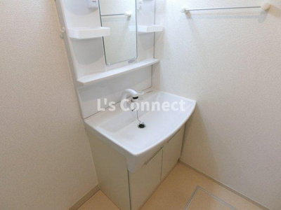 【洗面所】 | シャンティＡ | 朝の支度もスムーズな独立洗面台。