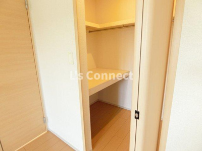 【設備】 | シャンティＡ | ウォークインクローゼットでお荷物もすっきり収納。