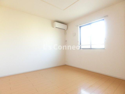 【内装】 | シャンティＡ | 北側洋室にもエアコン付き。