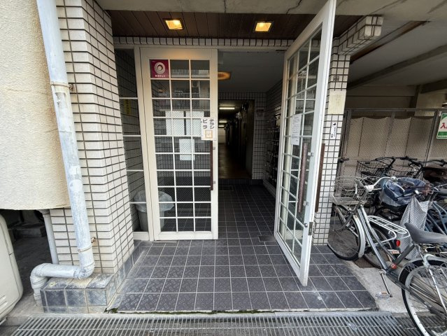 アベニュー西長居のエントランス