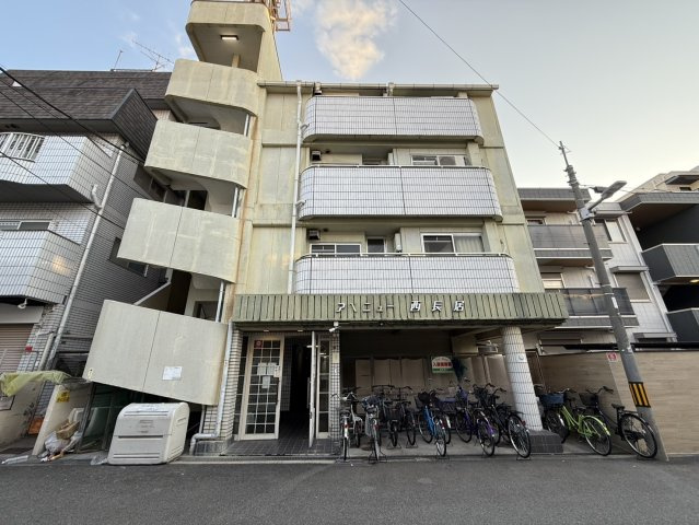 アベニュー西長居の外観