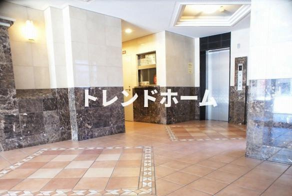 プレサンスセンターコア大阪のエントランス|選べる家電プランあり！！