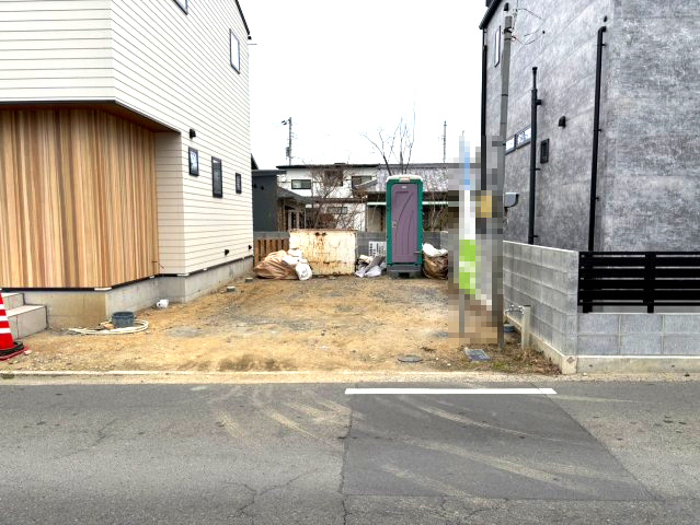 車多めな家族に贈る家の前面道路含む現地写真|前面道路含む現地写真です