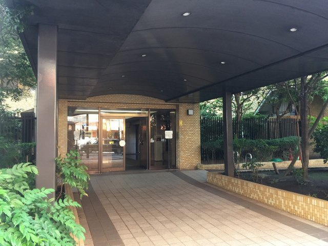 マンション小石川台のエントランス