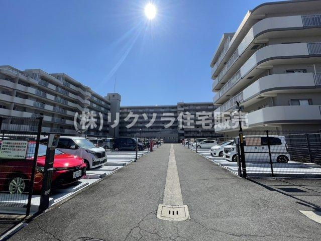 アドリーム交野の駐車場|■物件内覧・資金計画相談・住宅ローン相談、リフォーム相談、お問合せ受付中■
※当日・翌日のご内覧、ご相談はお電話でのお問合せがスムーズです！