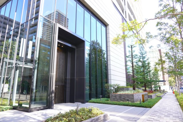 大阪ひびきの街 ザ・サンクタスタワーのエントランス