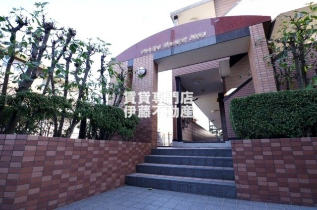 プチメゾン稲生のエントランス