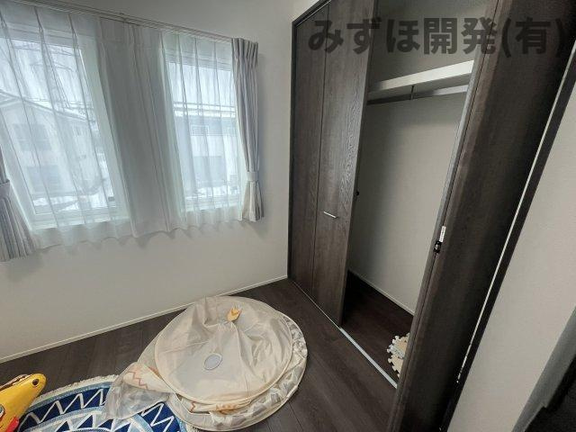 東根市神町西一丁目の洋室|収納付き