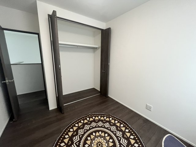 東根市神町西一丁目の洋室|収納付き