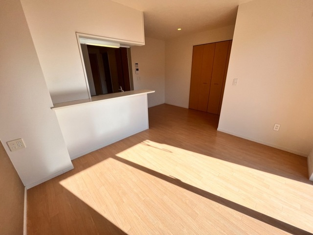 熊本市西区松尾１丁目のアパートの居間・リビング