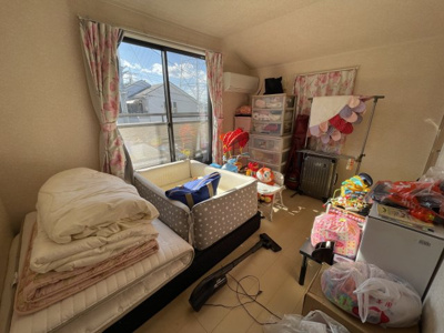 【その他共用部分】 | 所沢市北岩岡　中古戸建 | 子供部屋です。子供の荷物多くても平気平気。