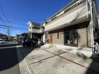 【前面道路含む現地写真】 | 所沢市北岩岡　中古戸建 | 道路付けもよろしい。