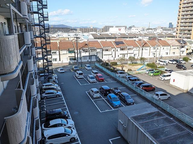 サニーコーポ枚方光善寺の駐車場|■物件内覧・資金計画相談・住宅ローン相談、リフォーム相談、お問合せ受付中■
※当日・翌日のご内覧、ご相談はお電話でのお問合せがスムーズです！