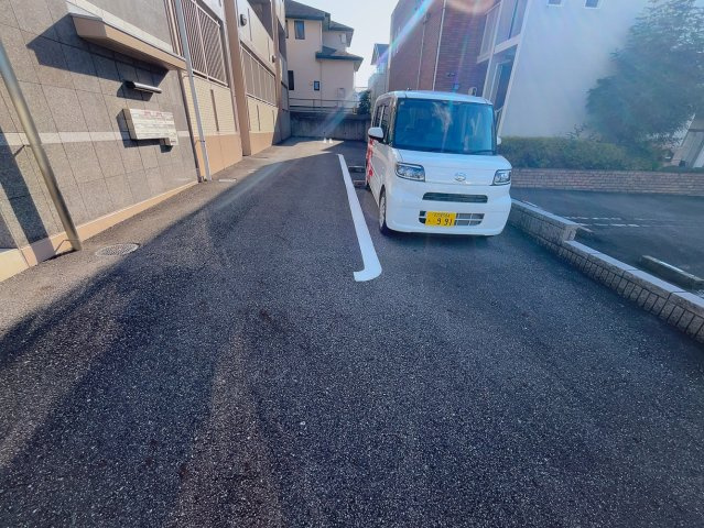ブリアーレ・ヤマトの駐車場
