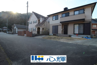 【前面道路含む現地写真】 | 山口市吉田（軽量鉄骨・2階建）105坪