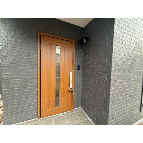 【玄関】 | 玄関の外観です。
ドアも新品ですよ♪