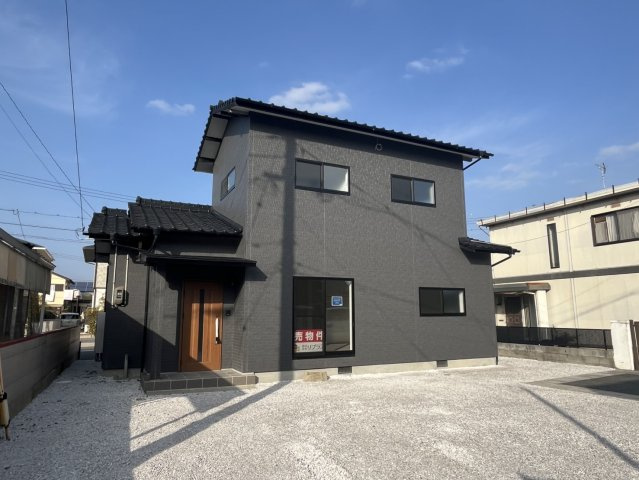 【外観】 | 外壁はリフォームされており綺麗です。