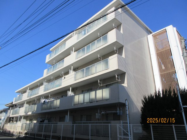 横浜市港北区日吉本町２丁目の賃貸マンションの外観