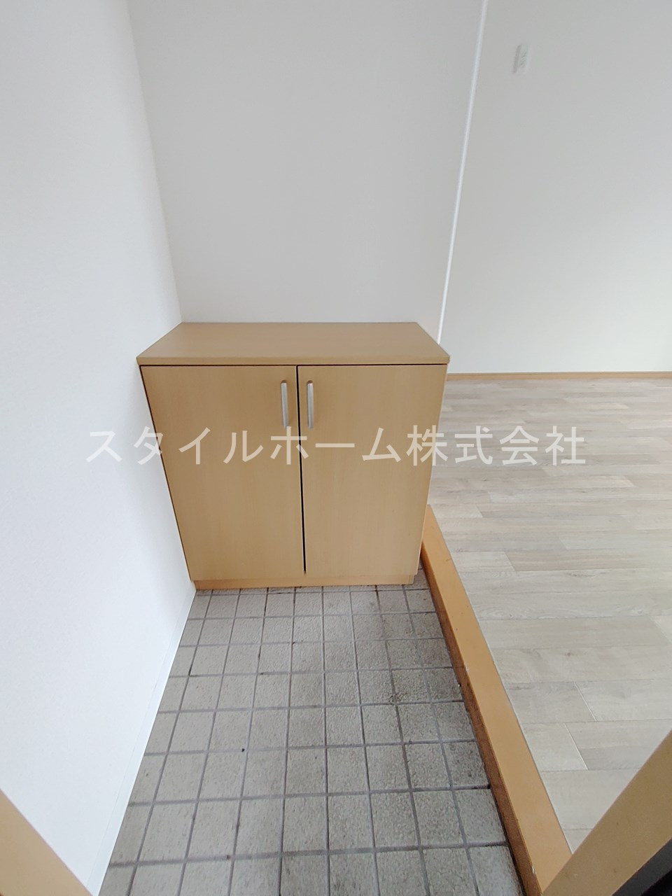 駅前ハイツの玄関