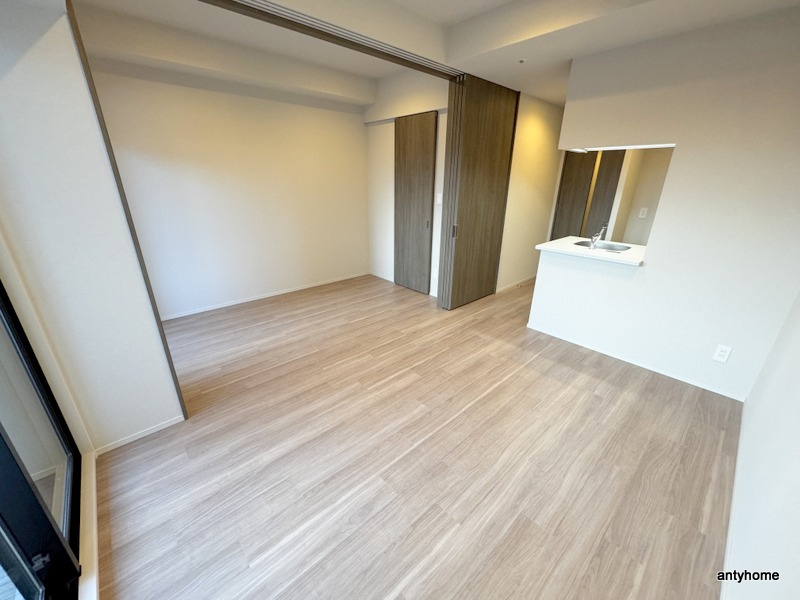 シーズンフラッツ中崎　仲介手数料無料の洋室