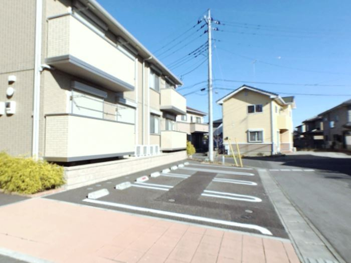 プリマ　クラッセAの駐車場
