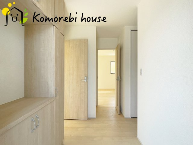 さいたま市西区中野林　第2　新築一戸建て　リーブルガーデン　02の玄関|ゆったりとした玄関です
