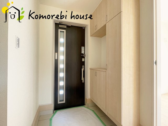 さいたま市西区中野林　第2　新築一戸建て　リーブルガーデン　02の収納|玄関です