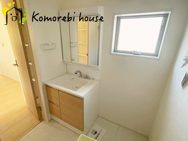 さいたま市西区中野林　第2　新築一戸建て　リーブルガーデン　02の独立洗面台|使いやすい独立洗面台です