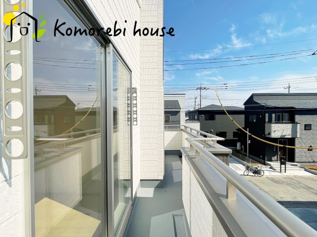 さいたま市西区中野林　第2　新築一戸建て　リーブルガーデン　02のバルコニー|バルコニー付きです