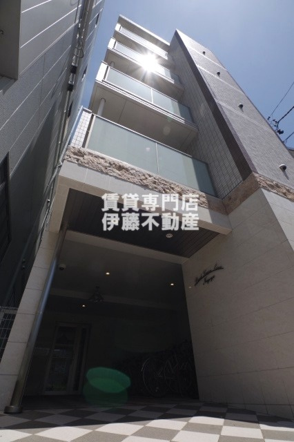 ぱ〜くたうんルナ名古屋の外観