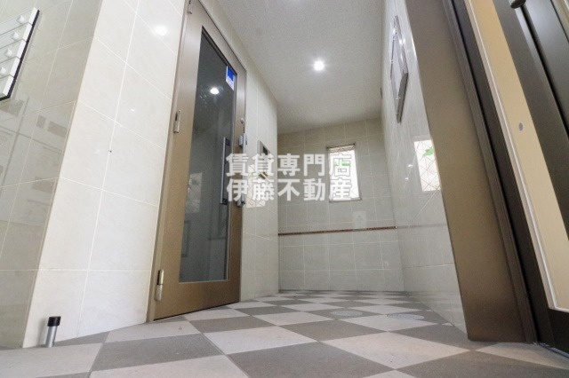 ぱ〜くたうんルナ名古屋のエントランス