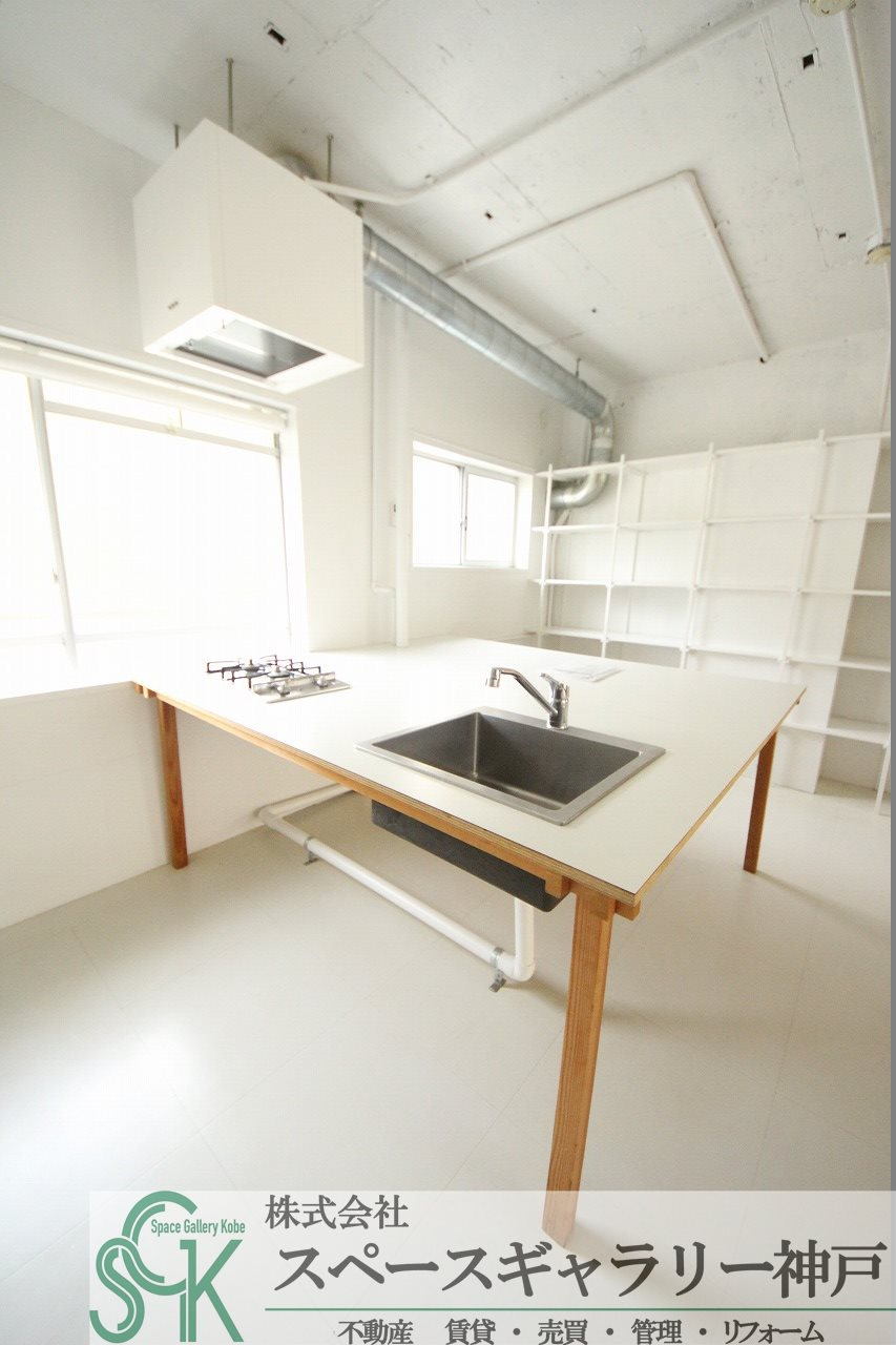鶴甲(ツルカブト)のキッチン|※お部屋により仕様が異なる可能性があります。